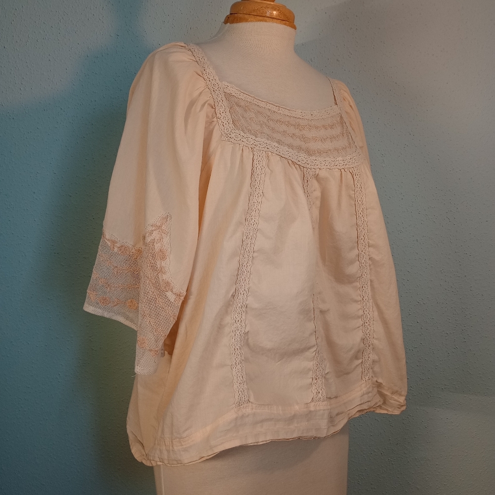 Fluttery Peach Prairie Belle Top in Natural Fiber